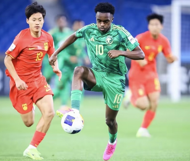 关于亚洲杯四强：伊朗队触底反弹逆转比赛的信息