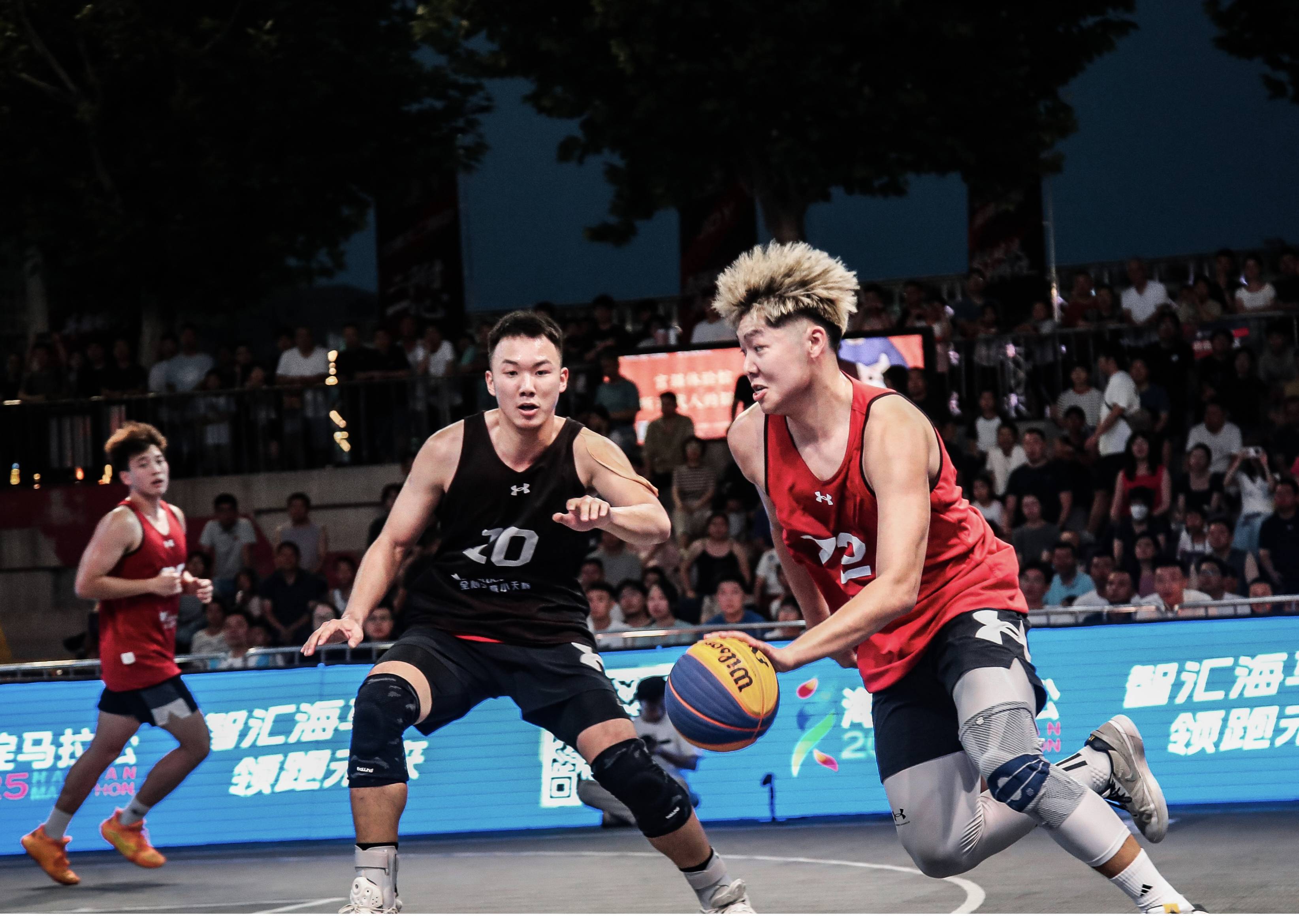 跨国篮球赛事点燃火热激情，运动风采展现无限的简单介绍