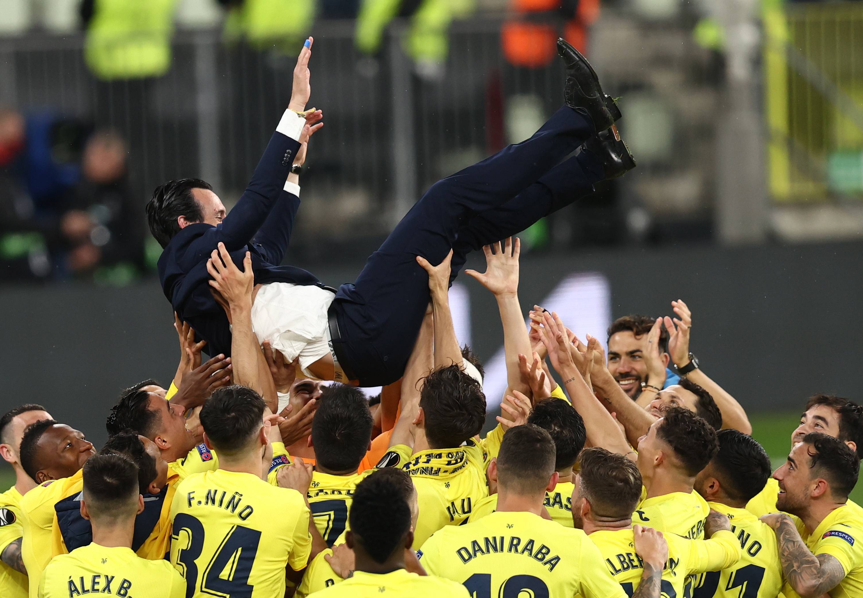 比利亚雷亚尔俱乐部备战重要的欧罗巴联赛的简单介绍