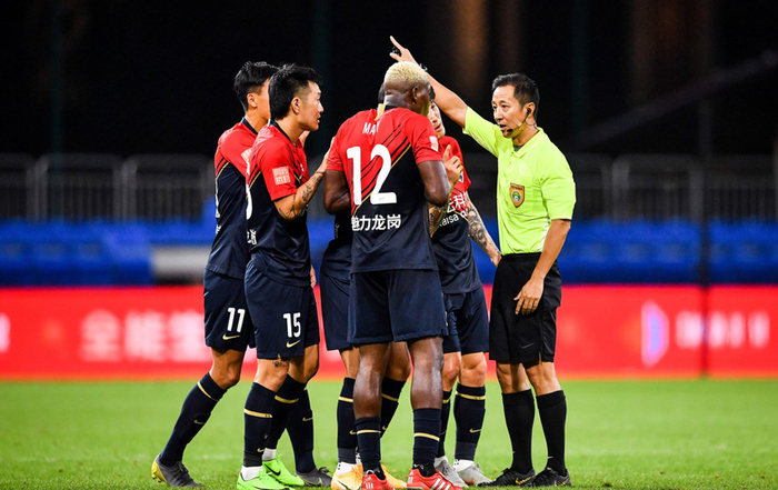 深圳佳兆业无缘主场取胜，联赛排名继续滑落的简单介绍