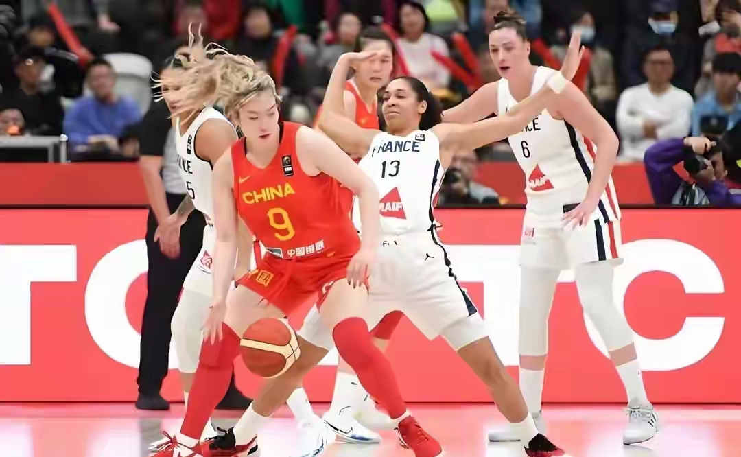 秘鲁女足在比赛中展现出色表现