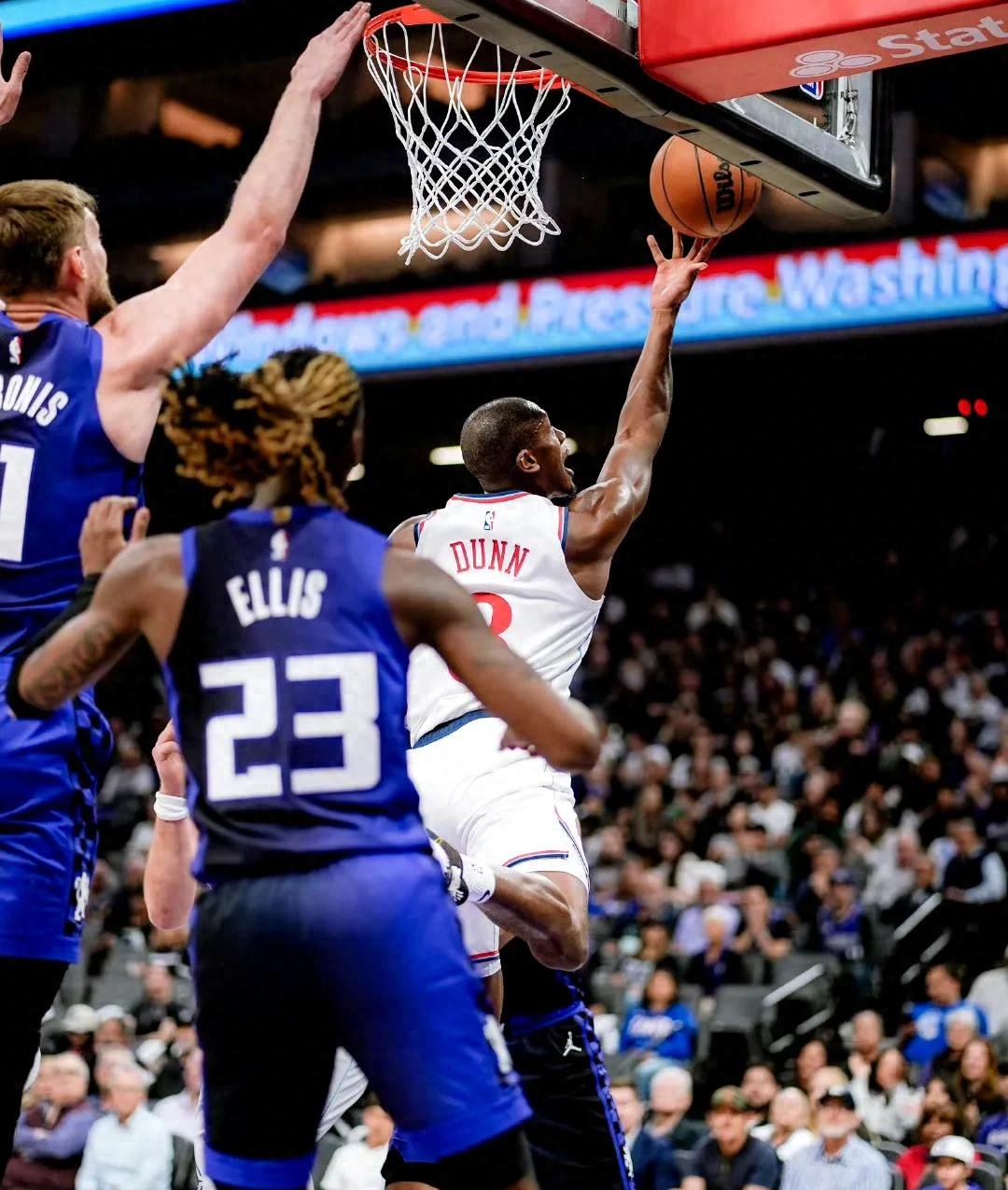 包含鹈鹕轻取快船，布伦森状态火热的词条