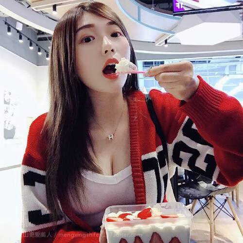 光影对决,绿茵上的双面叙事