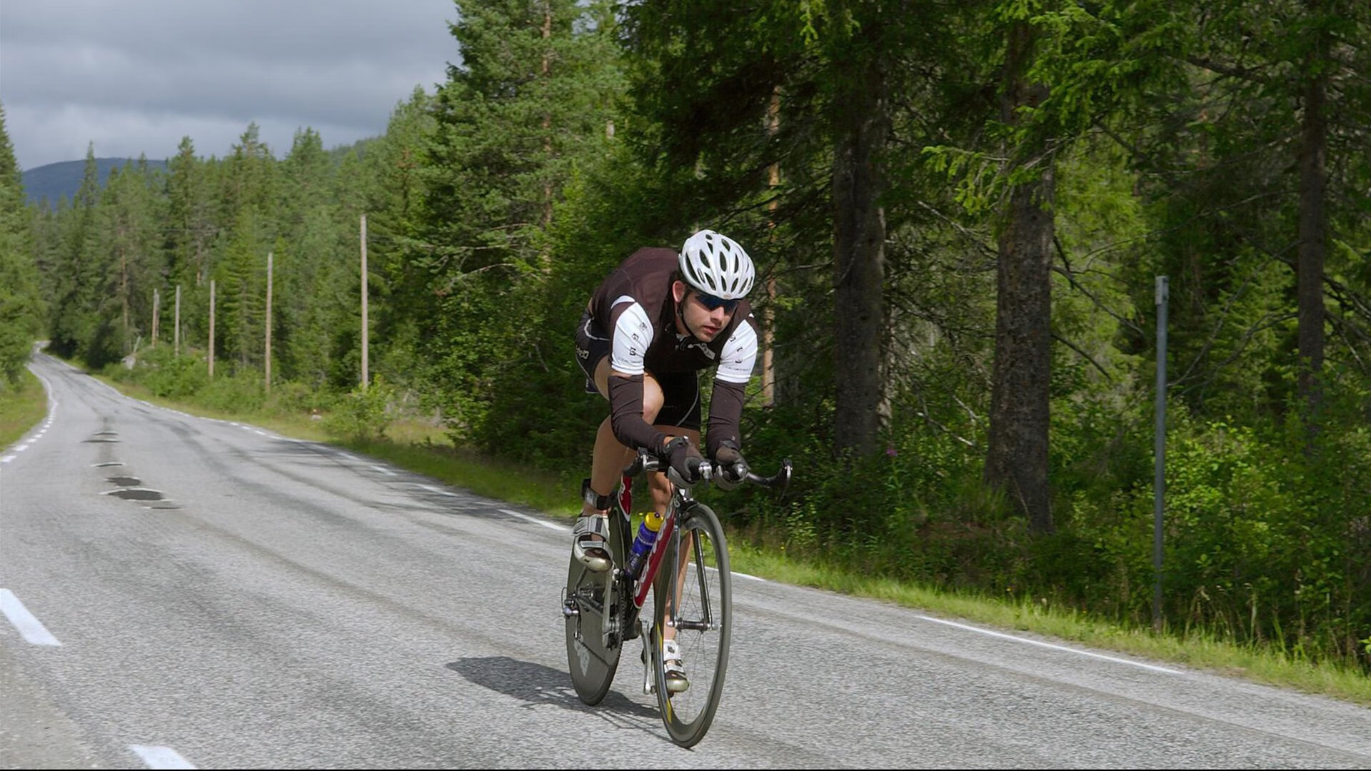 单枪匹马,尊严之战,阿坎吉如何代表一个国家的意志对抗豪门拜仁