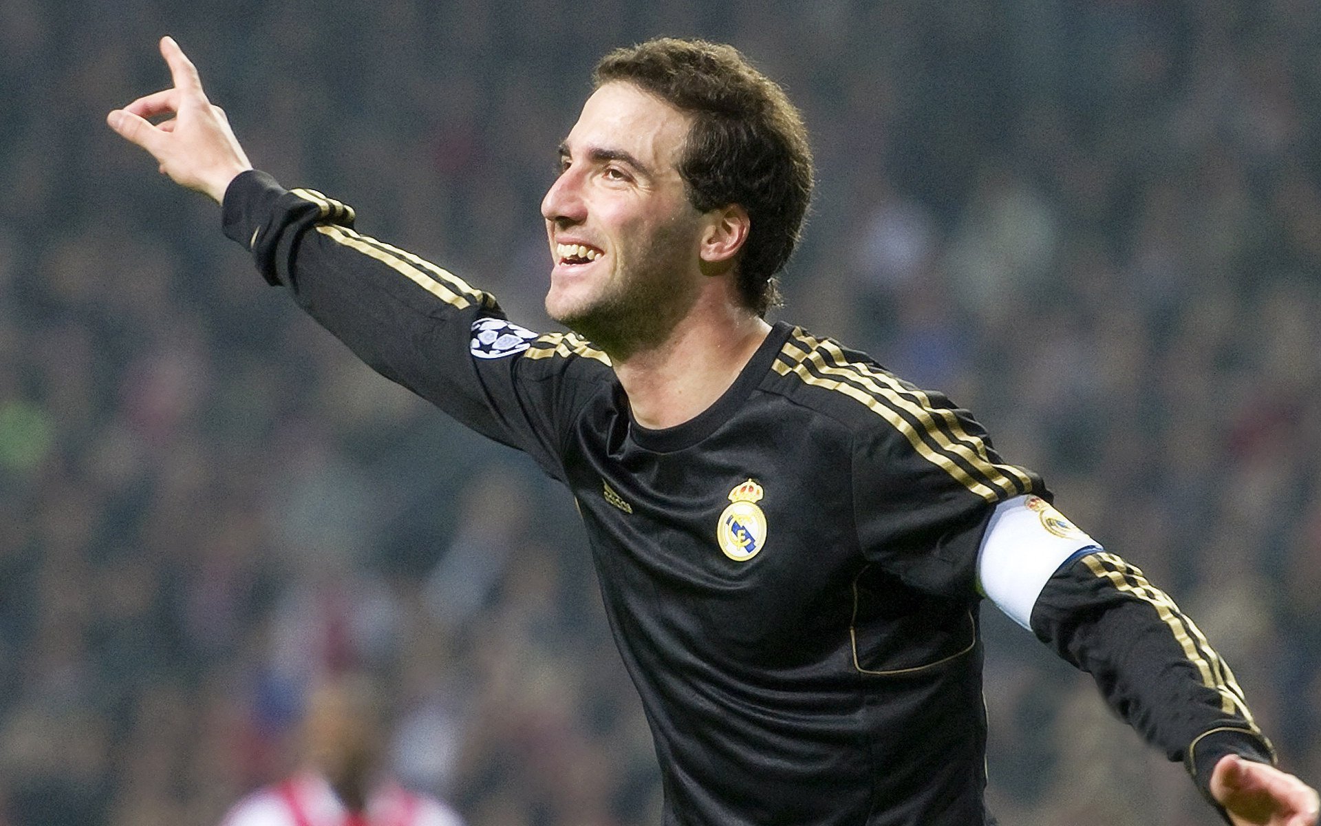 翡冷翠之魂，当莱奥的文艺复兴火焰熔断美式足球的钢铁链条