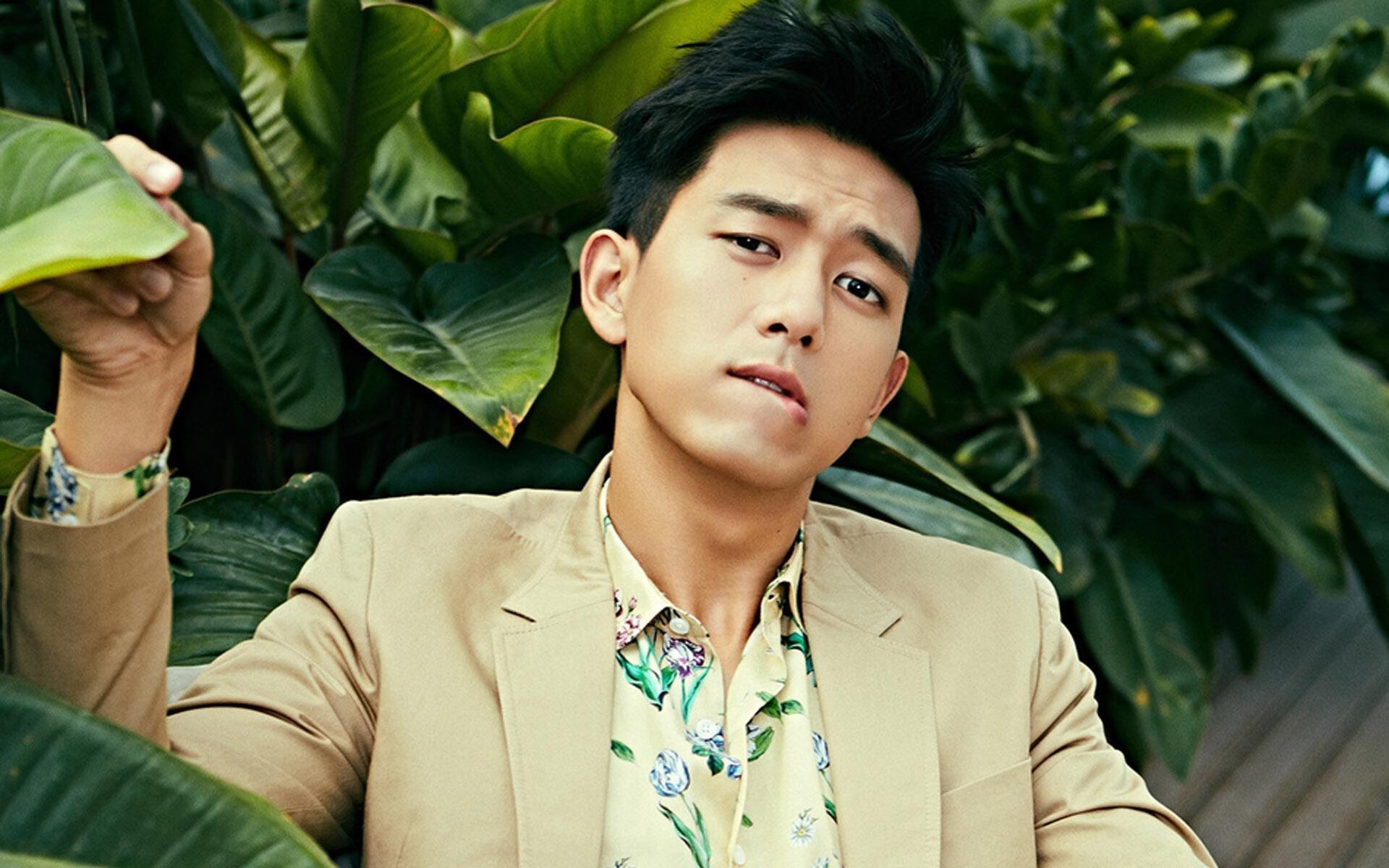 天使之刃斩落流星，沙特铁蹄下，卡塔尔足球神话的黄昏